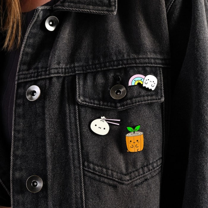 noodoll enamel rainbow pin