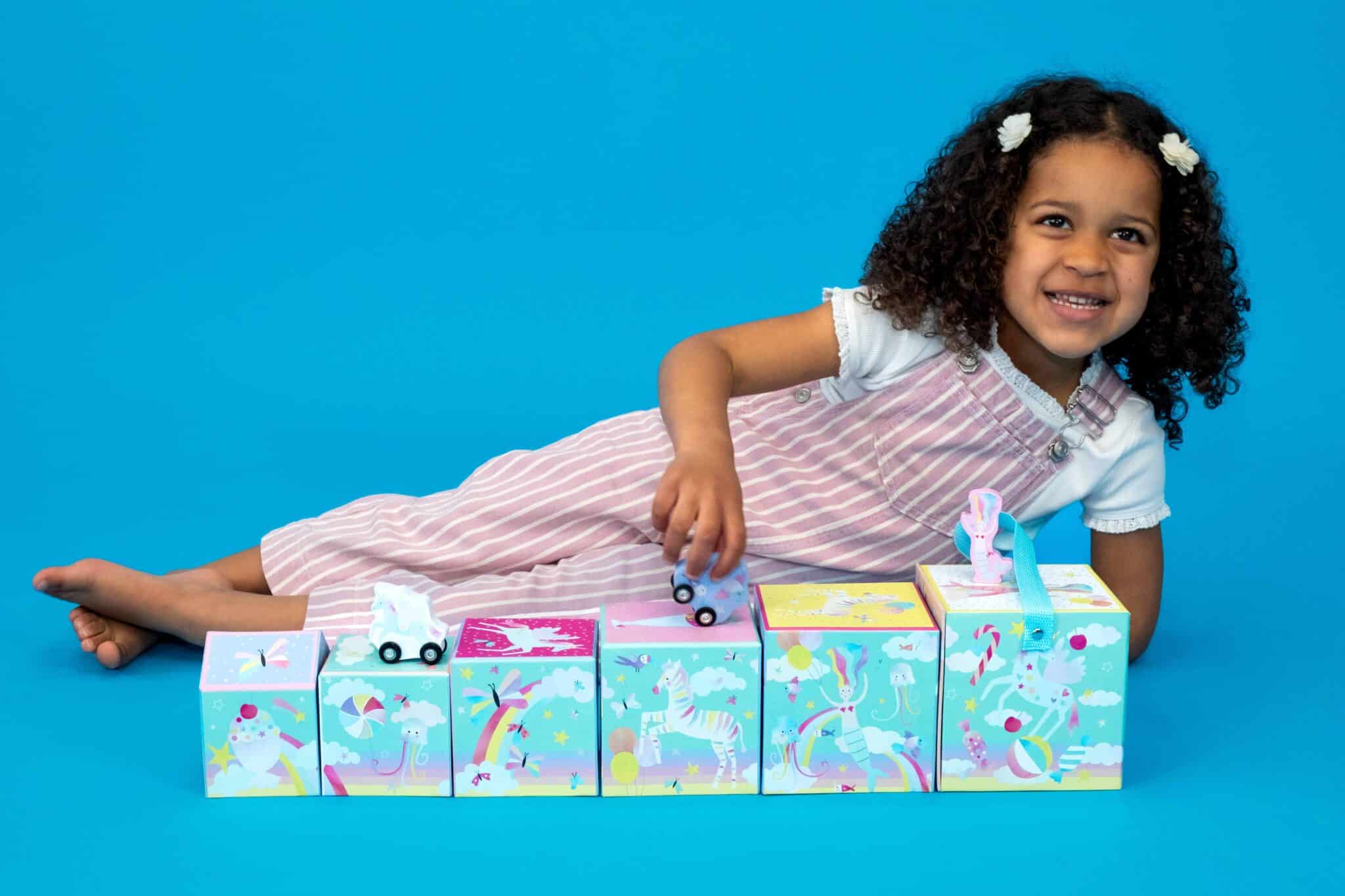 49P6071-1 Stack & Play with girl