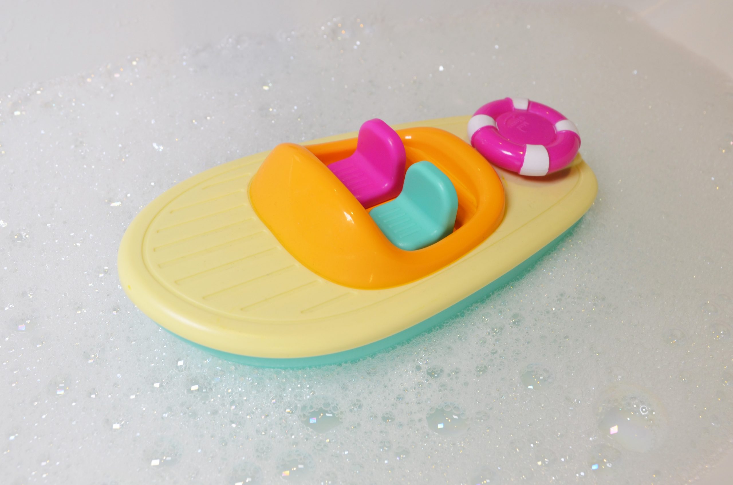 bath time racing boat