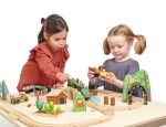 wild pines train set with children playing